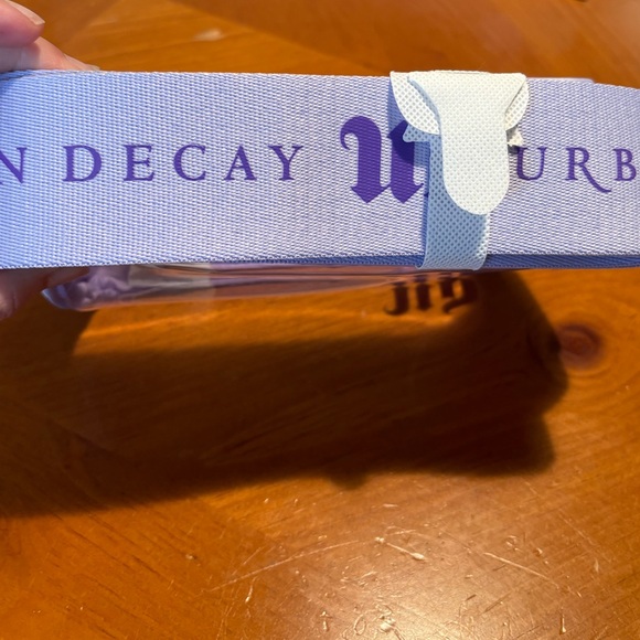 Urban Decay  Bag with Strap - Picture 9 of 12